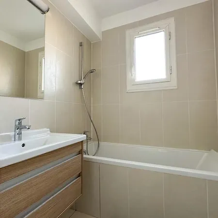 Flexliving - - Remusat Hébergement de vacances Paris